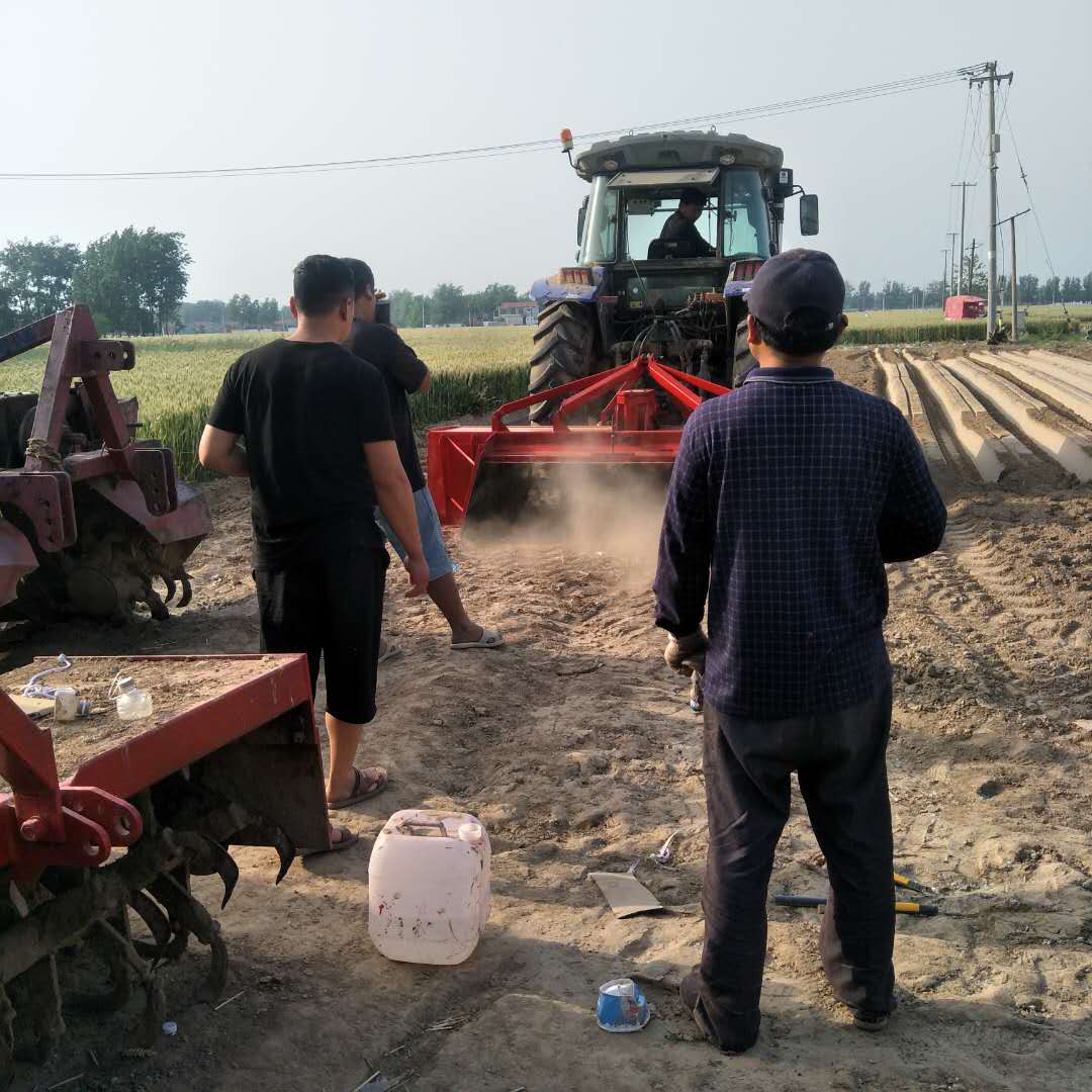 大型起壟機(jī) 西洋參專業(yè)起壟機(jī)，果樹起壟機(jī)